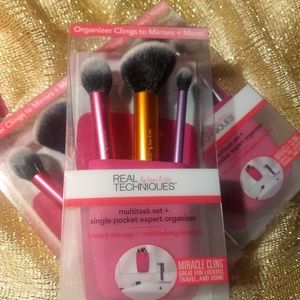 Nwt discontinued Real Techniques brush set